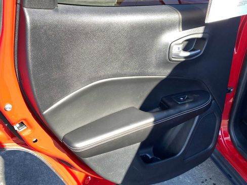 Used 2021 Jeep Compass Latitude image 39