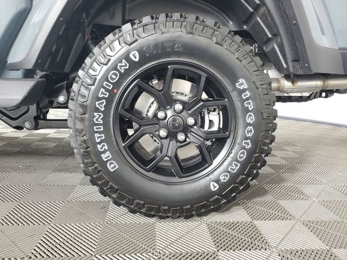 New 2025 Jeep Gladiator Sport image 29