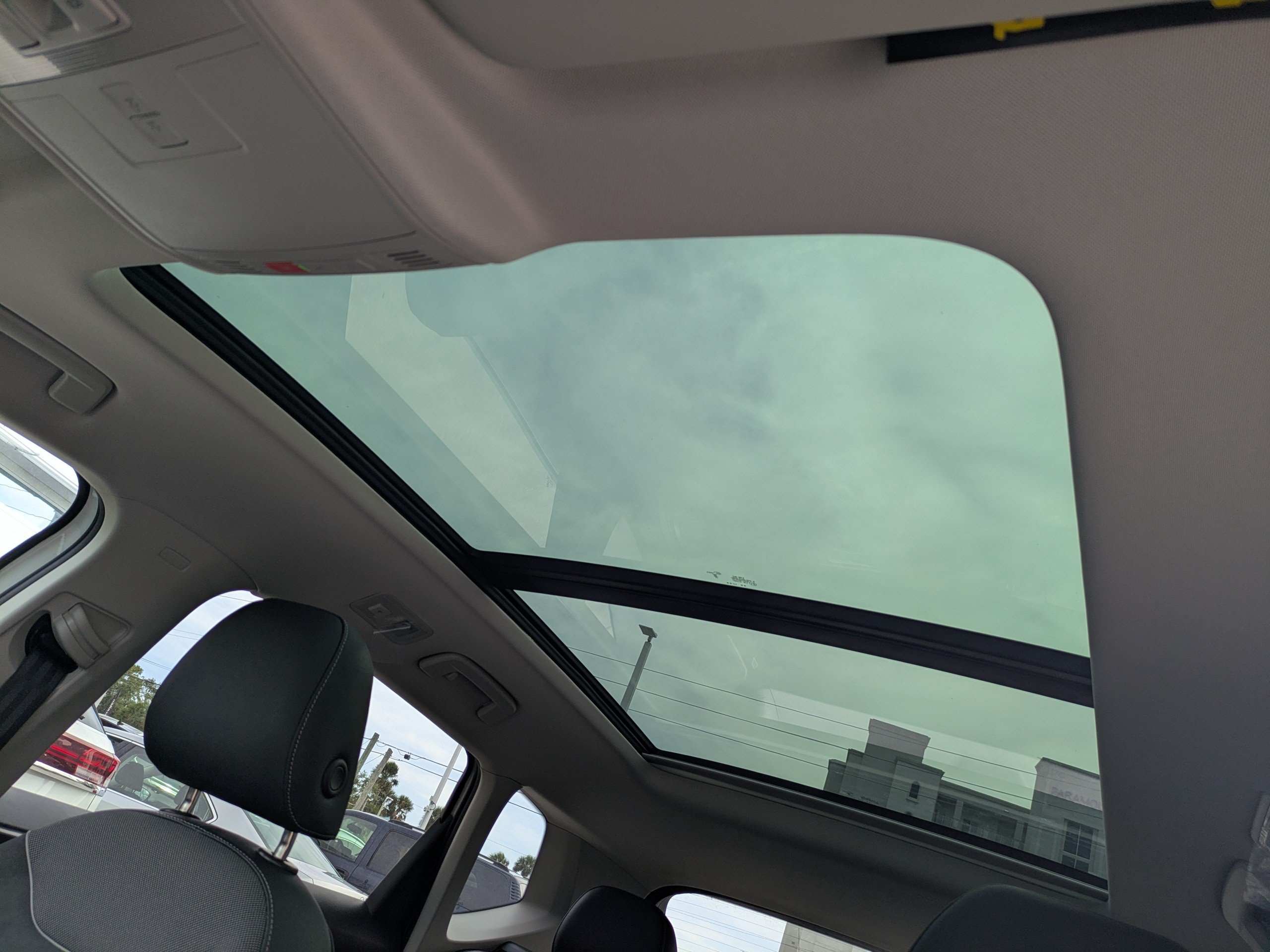New 2026 Volkswagen Taos SE FWD image 21