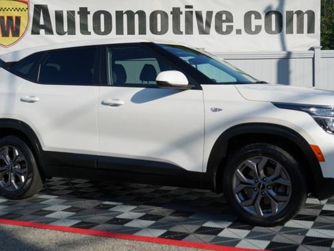Used 2024 Kia Seltos LX AWD/4WD image 5