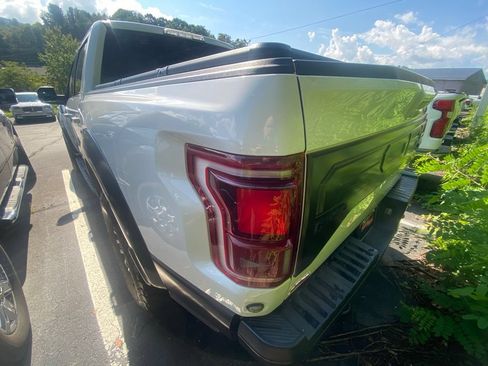 Used 2018 Ford F150 Raptor w/ Equipment Group 802A Luxury AWD/4WD image 8