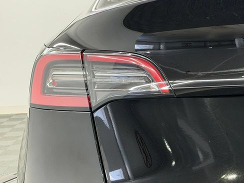 Used 2022 Tesla Model Y Long Range AWD/4WD image 13