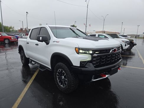 Certified 2025 Chevrolet Silverado 1500 ZR2 image 1