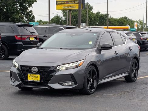Used 2023 Nissan Sentra SR w/ Midnight Edition Package FWD image 3