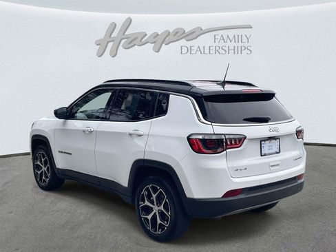 Used 2024 Jeep Compass Limited image 32