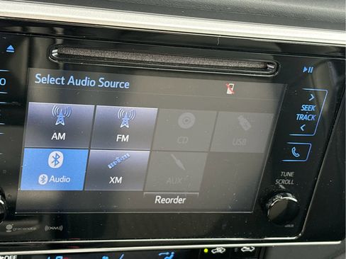 Used 2019 Toyota Corolla SE w/ SE Premium Package image 11