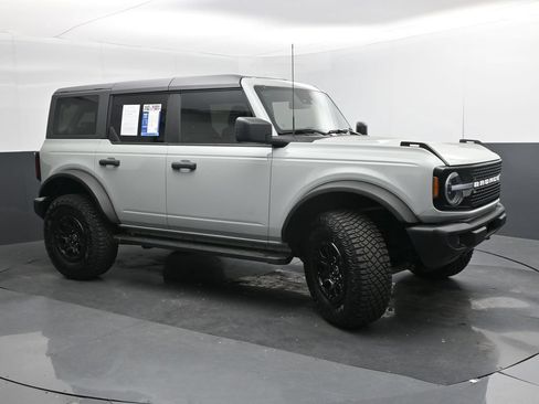 Used 2022 Ford Bronco Wildtrak AWD/4WD image 34