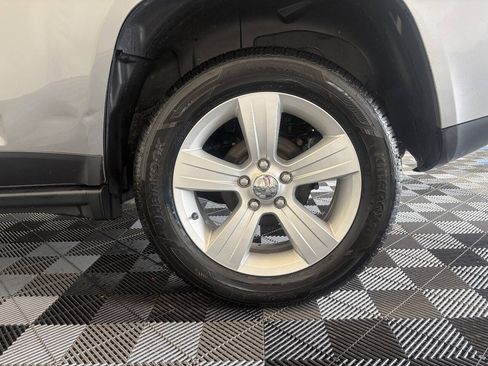 Used 2016 Jeep Compass Latitude AWD/4WD image 23