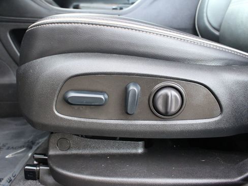 Used 2023 GMC Acadia Denali w/ Denali Ultimate Package image 17