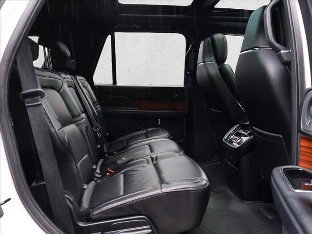 Used 2018 Lincoln Navigator Select w/ Technology Package AWD/4WD image 24