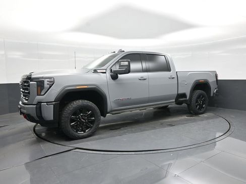Used 2024 GMC Sierra 2500 AT4 w/ AT4 Preferred Package image 19
