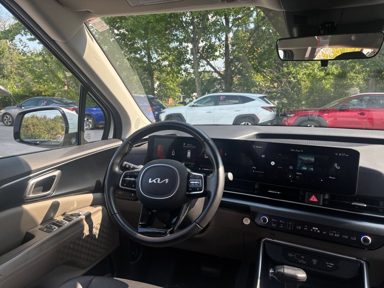 Used 2026 Kia Carnival FWD image 36