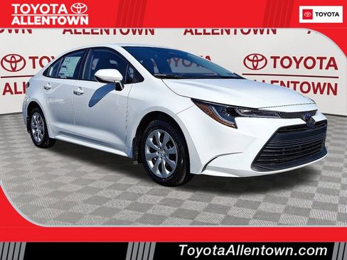New 2026 Toyota Corolla LE FWD image 1