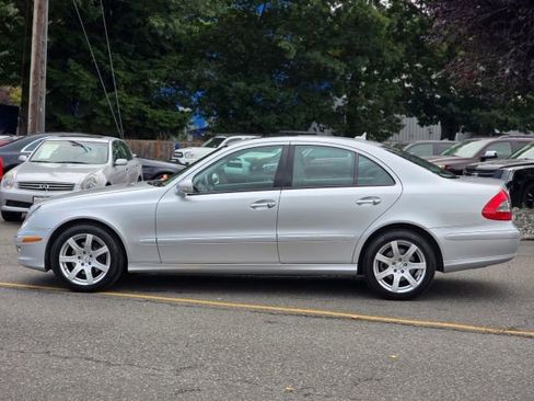 Used 2007 Mercedes-Benz E 350 4MATIC Sedan image 4