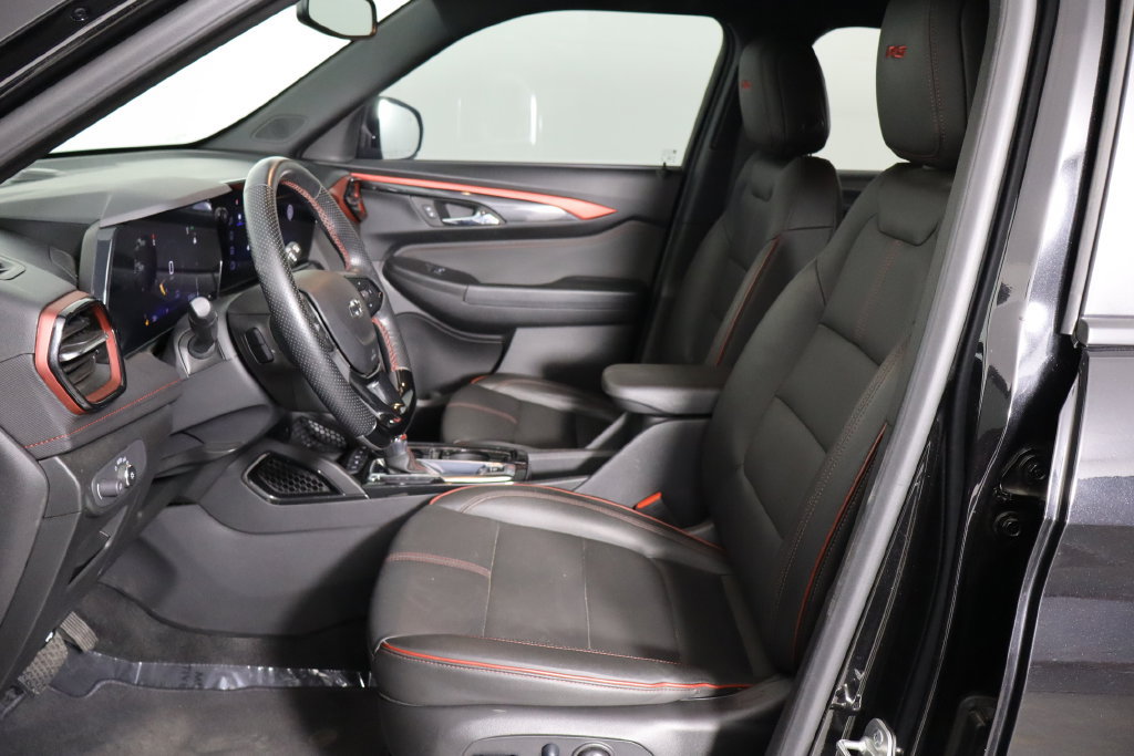 Used 2025 Chevrolet TrailBlazer RS w/ Convenience Package FWD image 14