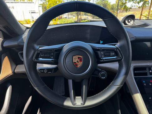 Certified 2022 Porsche Taycan Turbo S w/ Premium Package AWD/4WD image 18