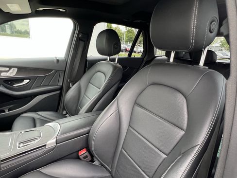 Used 2020 Mercedes-Benz GLC 300 4MATIC w/ AMG Line image 16