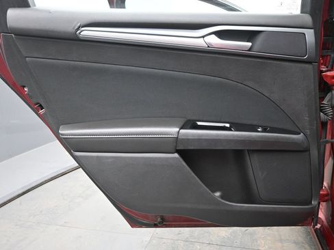 Used 2016 Ford Fusion SE image 14