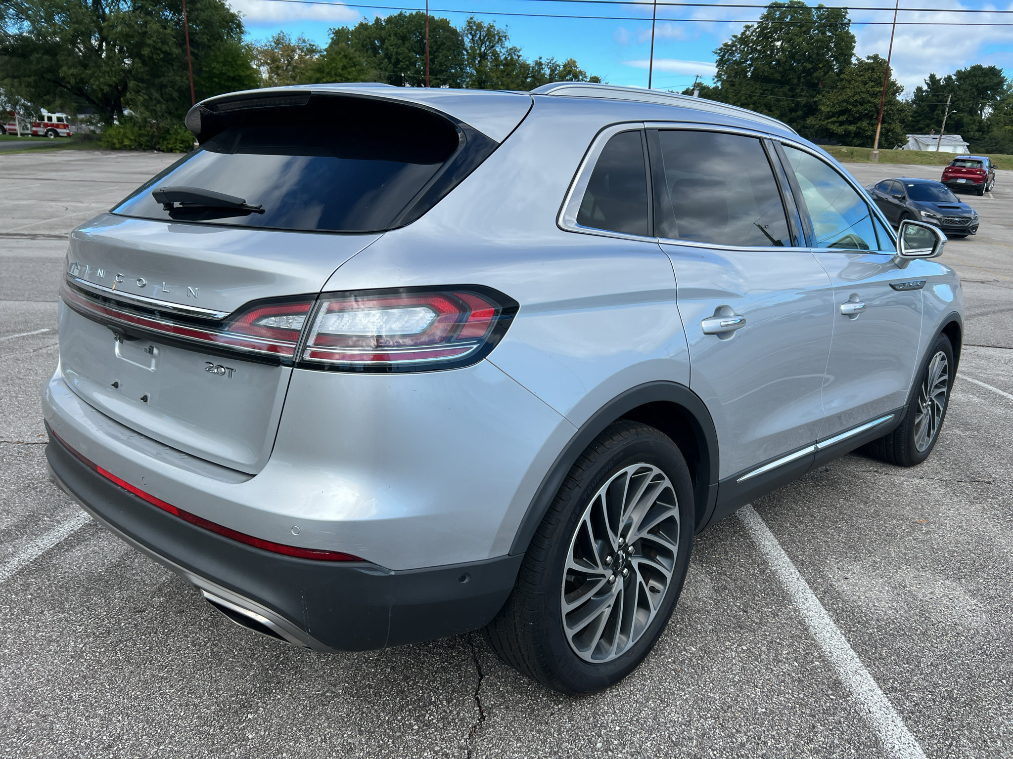 Used 2019 Lincoln Nautilus Reserve FWD image 3