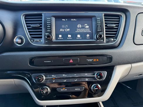 Used 2019 Kia Sedona EX FWD image 11