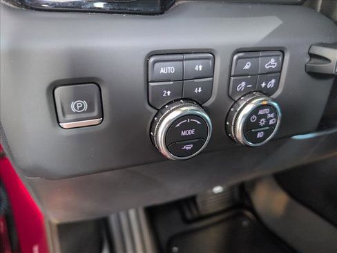 Used 2024 GMC Sierra 1500 AT4 w/ Technology Package image 21