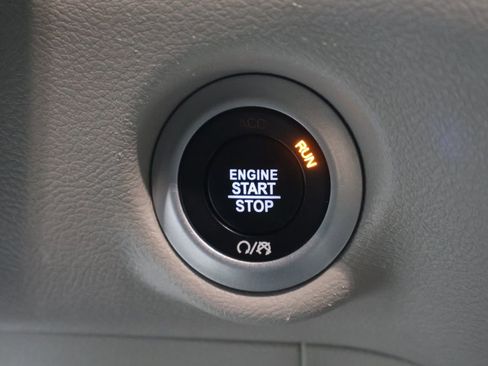 Used 2021 Chrysler Voyager LX image 24