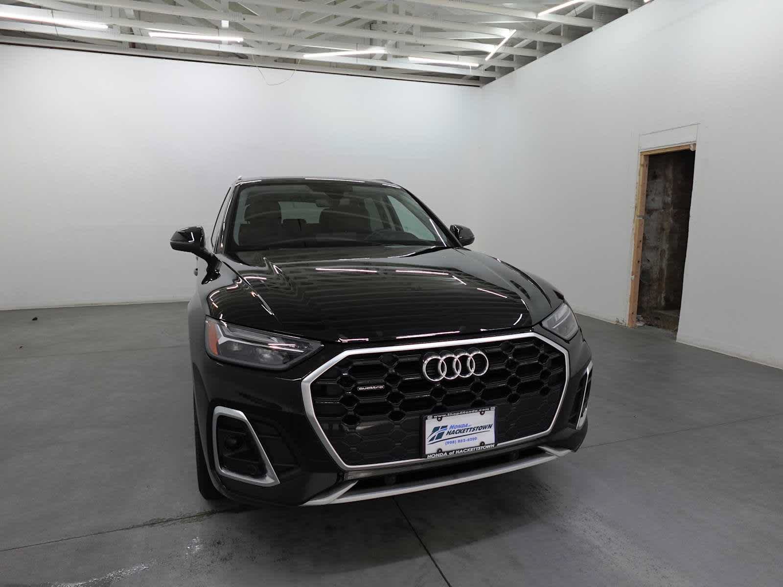 Used 2023 Audi Q5 2.0T Premium w/ Convenience Package AWD/4WD image 3