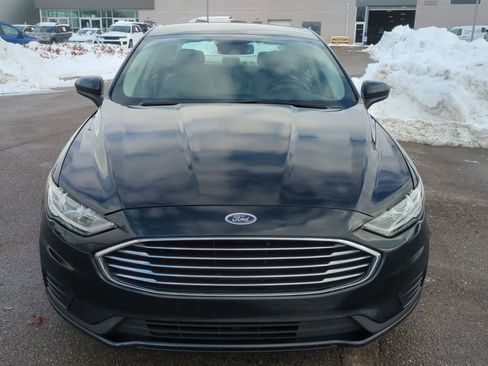 Used 2020 Ford Fusion SE image 3