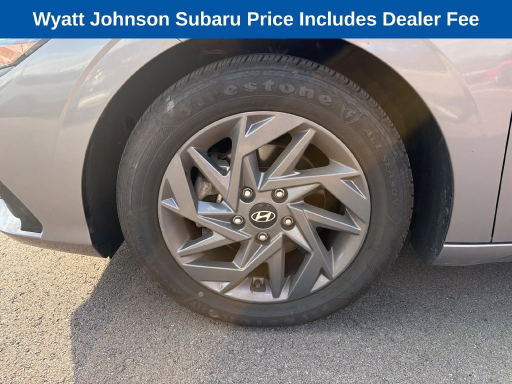 Used 2024 Hyundai Elantra SEL FWD image 2