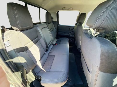 Certified 2025 Nissan Frontier SV image 28