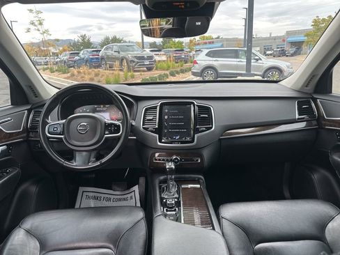 Used 2018 Volvo XC90 T6 Momentum w/ Convenience Package image 12