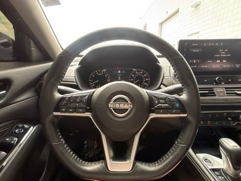 Used 2023 Nissan Altima 2.5 SV w/ SV Premium Package FWD image 22