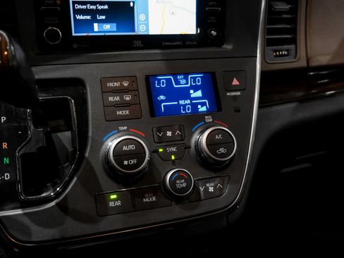 Used 2019 Toyota Sienna Limited Premium AWD/4WD image 25