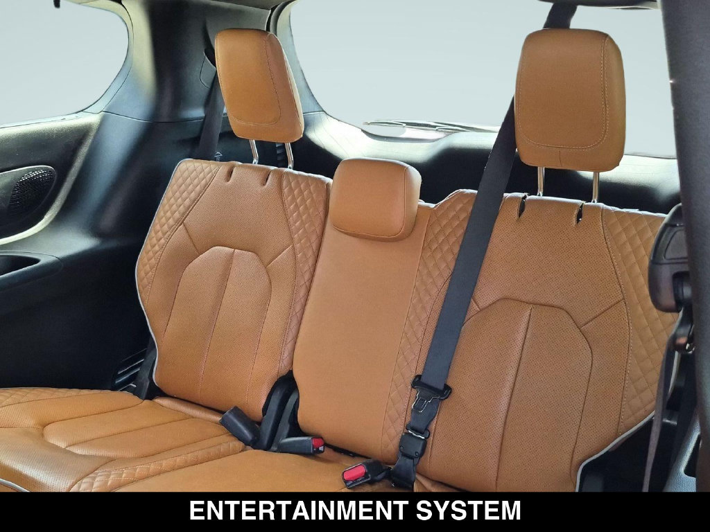 Used 2023 Chrysler Pacifica Pinnacle FWD image 28