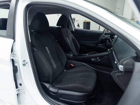 Used 2024 Hyundai Elantra SEL FWD image 25