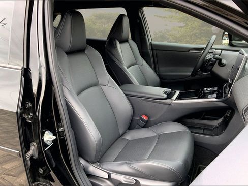 Used 2023 Subaru Solterra AWD image 27