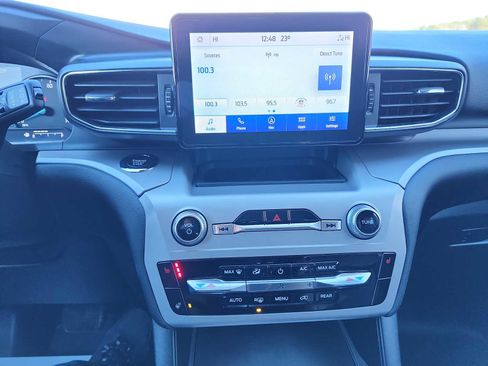 Used 2022 Ford Explorer XLT w/ Equipment Group 202A image 13