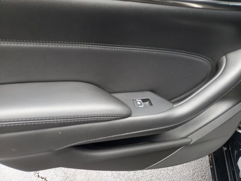 Used 2018 Cadillac CTS Luxury image 12