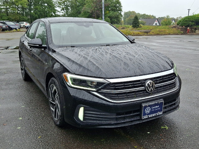 Used 2024 Volkswagen Jetta SEL FWD image 2