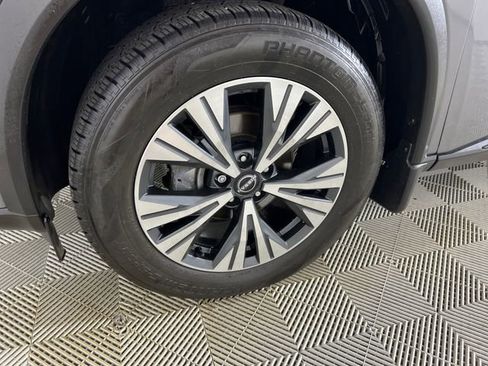 Used 2023 Nissan Rogue SV FWD image 25