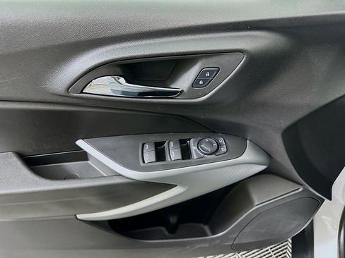 Used 2025 Chevrolet Trax LS image 15