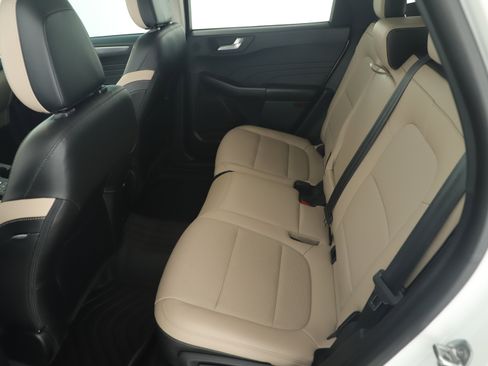 Used 2021 Ford Escape Titanium image 19