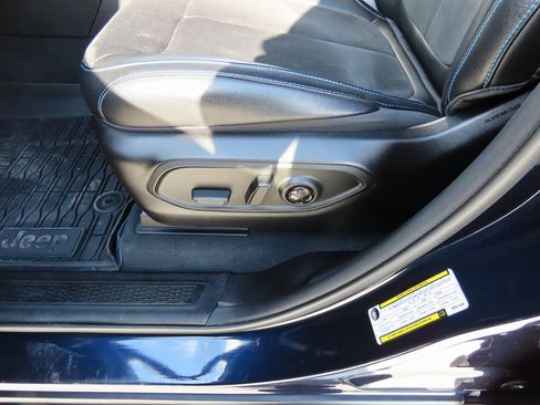 Used 2024 Jeep Grand Cherokee Trailhawk image 23