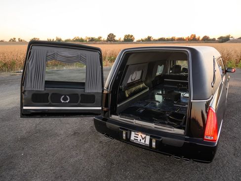 Used 2009 Cadillac DTS Hearse FWD image 92