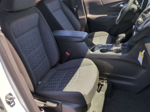 Used 2024 Chevrolet Equinox LT FWD image 28