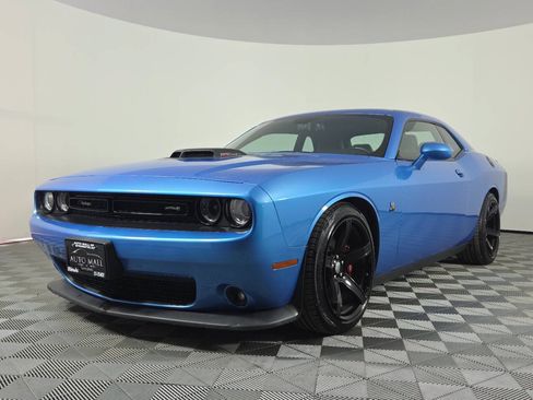 Used 2016 Dodge Challenger R/T Scat Pack RWD image 3