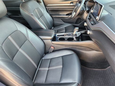 Used 2024 Nissan Altima 2.5 SR image 10