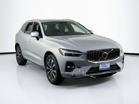 Used 2023 Volvo XC60 B5 Plus w/ Climate Package AWD/4WD image 3