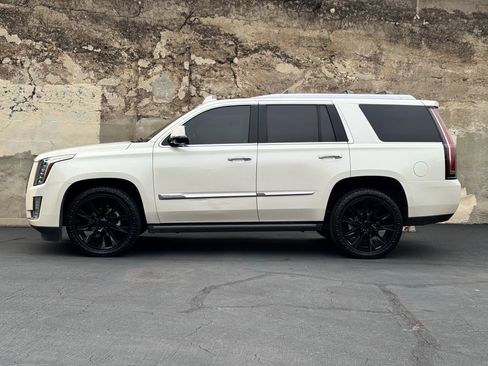 Used 2015 Cadillac Escalade Premium AWD/4WD image 7