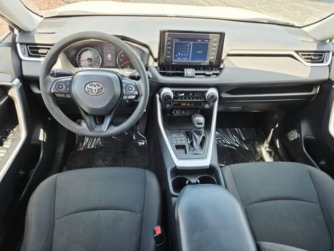 Used 2021 Toyota RAV4 LE AWD/4WD image 10